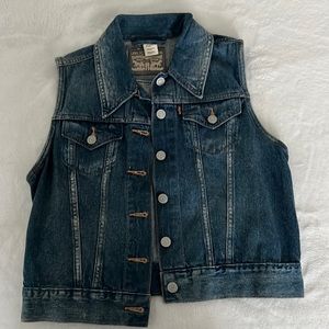 Levi’s denim vest